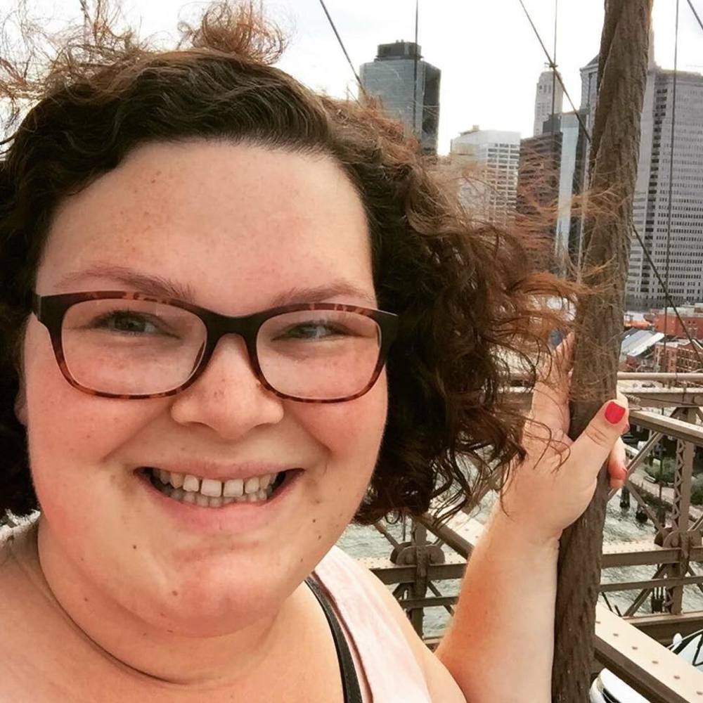 Meet your Posher, Larisa